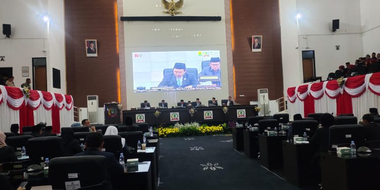 Melalui Sidang Paripurna DPRD Karawang Tetapkan Raperda Kamtibmas dan Kearsipan