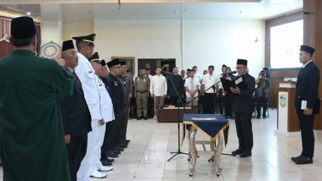 Bupati Tasikmalaya Lantik 19 Pejabat, Satu Diantaranya Kepala DPMD
