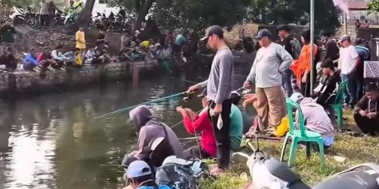Mancing Geratis Di Irigasi Lemahabang Meriahkan Hari Jadi Karawang Ke-393