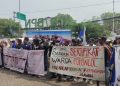 Tak Sabar Dalam Penantian Terbitnya SHM PTSL, Ratusan Warga Poponcol Kepung Kantor BPN Karawang