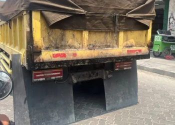 Miris! Proyek Ratusan Juta Revitalisasi Jalan Tuparev Karawang Baru Selesai, Paving Block Sudah Dilindas Dump Truck Overload