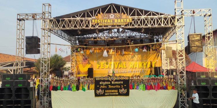Festival Pesta Rakyat Berbasis Budaya Desa Pasirkamuning, Meriah