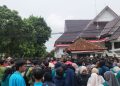 Dihari Sumpah Pemuda Ke-98, Ratusan Mahasiswa Gelar Aksi di Depan Gedung DPRD Kota Tasikmalaya