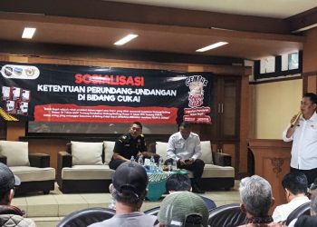 Gempur Rokok Ilegal, Satpol PP Kota Tasikmalaya Gelar Sosialisasi Ketentuan & UU Cukai Terhadap Para Pedagang Sekitar Pasar Lama