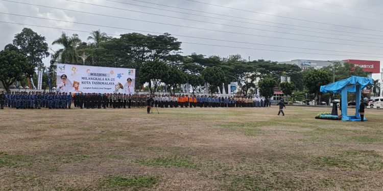 Khidmat! Upacara Peringatan Hari Jadi ke-25 Kota Tasikmalaya di Halaman Balai Kota, Usung Tema “Langkah Santun, Jiwa Tangguh”