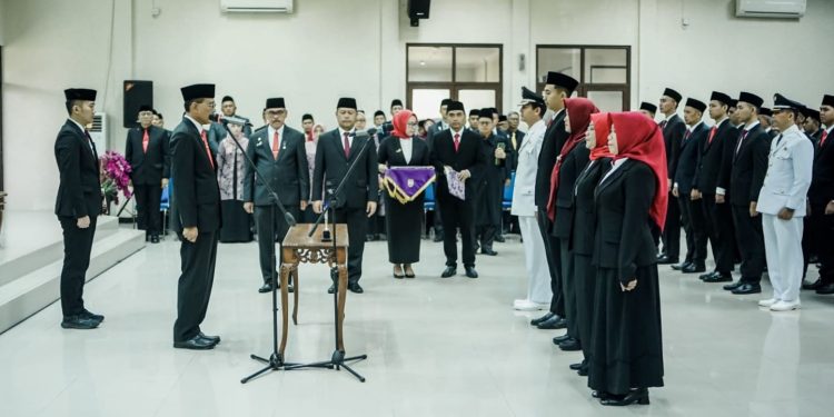 Jumat Berkah, Bupati Herdiat Lantik 113 Pejabat Administrator, Pengawas dan Fungsional Lingkup Pemkab Ciamis